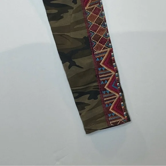 Johnny Was Marjan Camo Embroidered Leggins Size XS - Picture 7 of 12